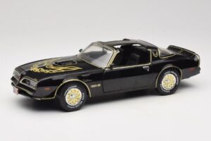 Pontiac Firebird Trans Am SE Smokey and the Bandit Joyride 1:18 33121 Метал