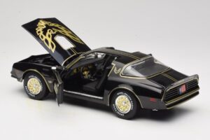 Pontiac Firebird Trans Am SE Smokey and the Bandit Joyride 1:18 33121 Метал — снимка 5 от 8