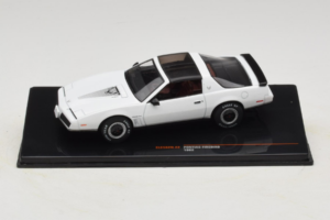 Pontiac Firebird Бял IXO 1:43 CLC582N Метал