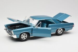 Pontiac GTO Hurst Edition Син Maisto 1:18 531885 Метал — снимка 2 от 8