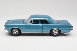 Pontiac GTO Hurst Edition Син Maisto 1:18 531885 Метал — снимка 4 от 8