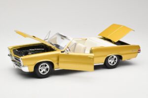 Pontiac GTO Hurst Edition Златен Maisto 1:18 531884 Метал — снимка 2 от 8