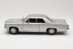 Pontiac GTO Сребрист Sun Star 1:18 1821 Метал — снимка 4 от 8