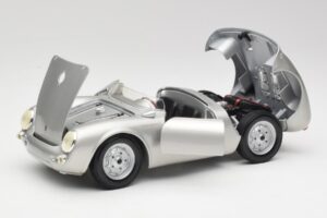 Porsche 550 A Spyder Сребрист Maisto 1:18 50314 Метал — снимка 2 от 8