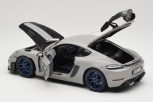 Porsche 718 Cayman 982 GT4 RS Weissach Package Chalk Norev 1:18 187253 Метал — снимка 5 от 8