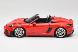 Porsche 718 Spyder RS Guards Red Norev 1:18 187271 Метал — снимка 4 от 8