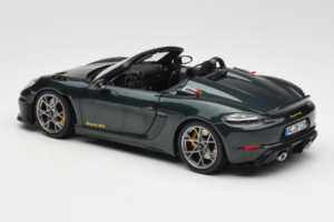 Porsche 718 Spyder RS Weissach Pack Forest Green Norev 1:18 187272 Метал — снимка 7 от 8
