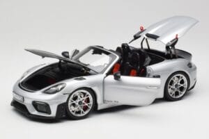 Porsche 718 Spyder RS Weissach Pack GT-Silver Metallic Norev 1:18 187270 Метал — снимка 2 от 8