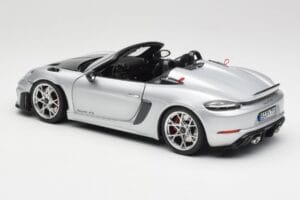 Porsche 718 Spyder RS Weissach Pack GT-Silver Metallic Norev 1:18 187270 Метал — снимка 7 от 8