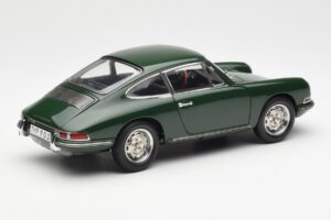 Porsche 901 Зелен CMC 1:18 M-067B Метал — снимка 2 от 6