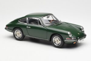 Porsche 901 Зелен CMC 1:18 M-067B Метал — снимка 4 от 6