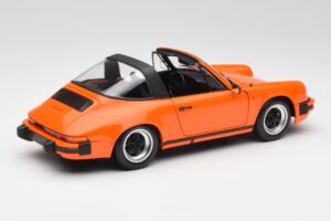 Porsche 911 930 Carrera 3.2 Targa Оранжев Minichamps 1:18 100063064 Метал — снимка 3 от 8