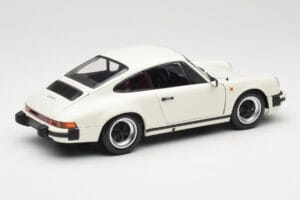 Porsche 911 930 Carrera 3.2 Grand Prix White Minichamps 1:18 100063024 Метал — снимка 3 от 8