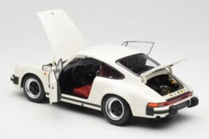 Porsche 911 930 Carrera 3.2 Grand Prix White Minichamps 1:18 100063024 Метал — снимка 5 от 8