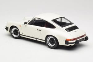 Porsche 911 930 Carrera 3.2 Grand Prix White Minichamps 1:18 100063024 Метал — снимка 7 от 8