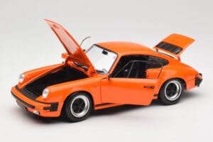 Porsche 911 930 Carrera 3.2 Signal Orange Minichamps 1:18 100063025 Метал — снимка 2 от 8