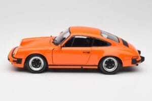 Porsche 911 930 Carrera 3.2 Signal Orange Minichamps 1:18 100063025 Метал — снимка 4 от 8