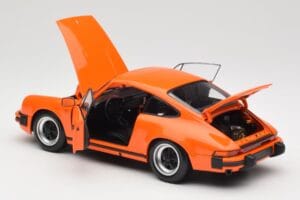 Porsche 911 930 Carrera 3.2 Signal Orange Minichamps 1:18 100063025 Метал — снимка 5 от 8