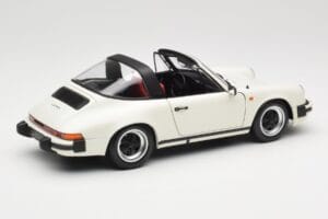 Porsche 911 930 Carrera Targa 3.2 Grand Prix White Minichamps 1:18 100063062 Метал — снимка 3 от 8