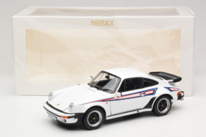 Porsche 911 930 Turbo 3.3 Бял Norev 1:18 187668 Метал — снимка 8 от 8