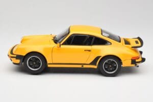 Porsche 911 930 Turbo 3.0 Жълт Norev 1:18 187579 Метал — снимка 4 от 8