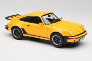 Porsche 911 930 Turbo 3.0 Жълт Norev 1:18 187579 Метал — снимка 6 от 8