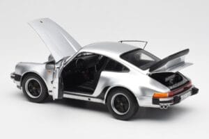 Porsche 911 930 Turbo 3.3 Сребрист Norev 1:18 187574 Метал — снимка 5 от 8