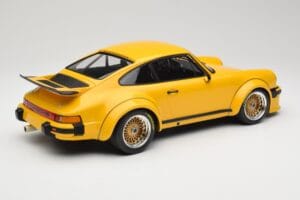 Porsche 911 934 RSR Жълт 1976 Minichamps 1:12 125766401 Метал — снимка 2 от 6