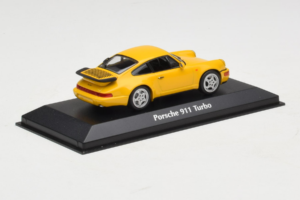 Porsche 911 964 Turbo Жълт MaxiChamps 1:43 940069104 Метал — снимка 2 от 4