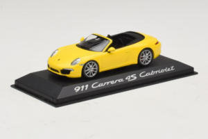 Porsche 911 991 Carrera 4S Кабриолет Жълт Minichamps 1:43 WAP0201120C Метал — снимка 2 от 5