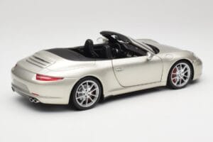 Porsche 911 991 Carrera S Кабриолет GT Сребрист Металик Minichamps 1:18 100061030 Метал — снимка 3 от 8