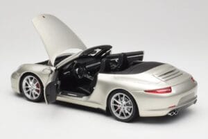 Porsche 911 991 Carrera S Кабриолет GT Сребрист Металик Minichamps 1:18 100061030 Метал — снимка 5 от 8