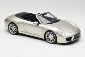 Porsche 911 991 Carrera S Кабриолет GT Сребрист Металик Minichamps 1:18 100061030 Метал — снимка 6 от 8