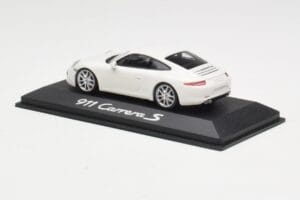 Porsche 911 991 Carrera S Бял IAA Frankfurt 2011 Minichamps 1:43 WAX20100090 Метал — снимка 4 от 5