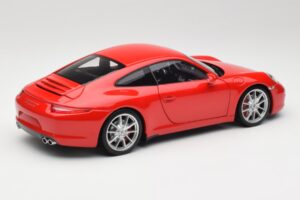 Porsche 911 991 Carrera S Guards Червен Minichamps 1:18 100061020 Метал — снимка 3 от 8