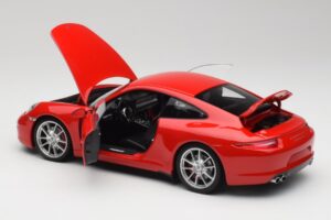 Porsche 911 991 Carrera S Guards Червен Minichamps 1:18 100061020 Метал — снимка 5 от 8
