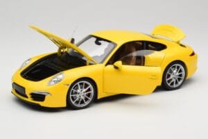 Porsche 911 991 Carrera S Racing Yellow Minichamps 1:18 100061021 Метал — снимка 2 от 8