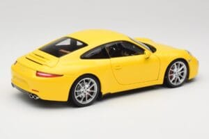 Porsche 911 991 Carrera S Racing Yellow Minichamps 1:18 100061021 Метал — снимка 3 от 8