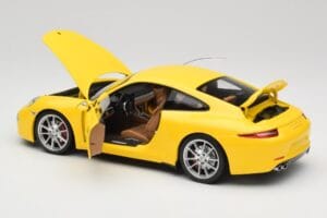 Porsche 911 991 Carrera S Racing Yellow Minichamps 1:18 100061021 Метал — снимка 5 от 8