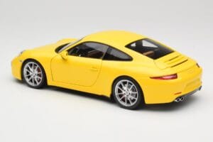 Porsche 911 991 Carrera S Racing Yellow Minichamps 1:18 100061021 Метал — снимка 7 от 8