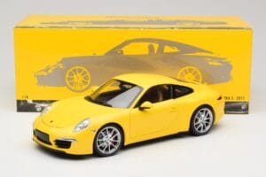Porsche 911 991 Carrera S Racing Yellow Minichamps 1:18 100061021 Метал — снимка 8 от 8