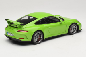 Porsche 911 991 GT3 Зелен Shmee150 Minichamps 1:18 110067025 Метал — снимка 3 от 8