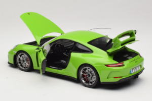 Porsche 911 991 GT3 Зелен Shmee150 Minichamps 1:18 110067025 Метал — снимка 5 от 8