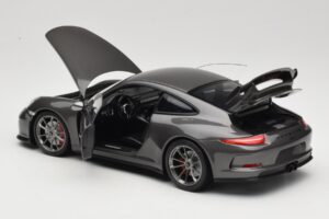 Porsche 911 991 GT3 Grey Metallic Minichamps 1:18 110062720 Метал — снимка 5 от 8