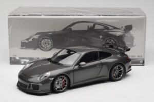 Porsche 911 991 GT3 Grey Metallic Minichamps 1:18 110062720 Метал — снимка 8 от 8