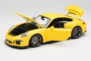 Porsche 911 991 GT3 Racing Жълто & Сребърни Джанти Minichamps 1:18 110062722 Метал — снимка 2 от 8