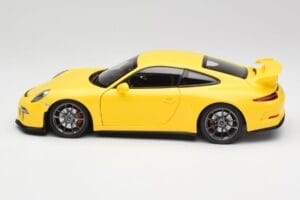 Porsche 911 991 GT3 Racing Жълто & Сребърни Джанти Minichamps 1:18 110062722 Метал — снимка 4 от 8
