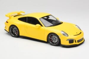 Porsche 911 991 GT3 Racing Жълто & Сребърни Джанти Minichamps 1:18 110062722 Метал — снимка 6 от 8