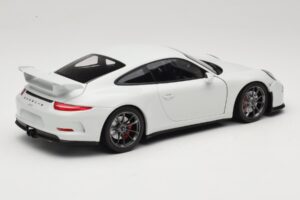 Porsche 911 991 GT3 Бял Със Сребристи Джанти Minichamps 1:18 113062721 Метал — снимка 3 от 8