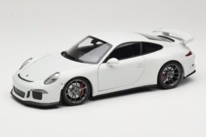 Porsche 911 991 GT3 Бял Със Сребристи Джанти Minichamps 1:18 113062721 Метал